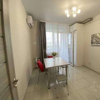 Сдается 1-комнатная квартира, 42 м²