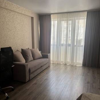 Сдается 1-комнатная квартира, 54 м²
