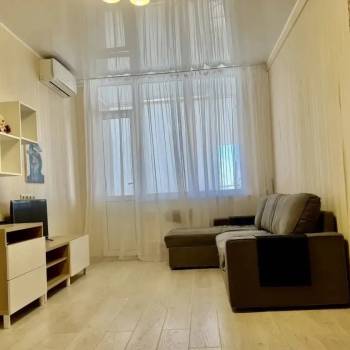 Сдается 1-комнатная квартира, 40 м²