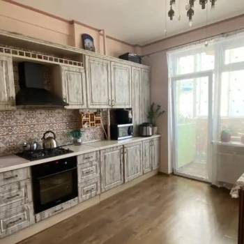 Сдается 1-комнатная квартира, 56 м²