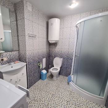 Сдается 1-комнатная квартира, 70 м²