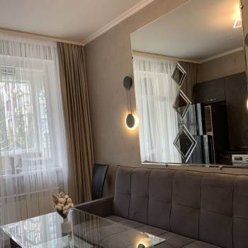 Сдается 1-комнатная квартира, 64 м²