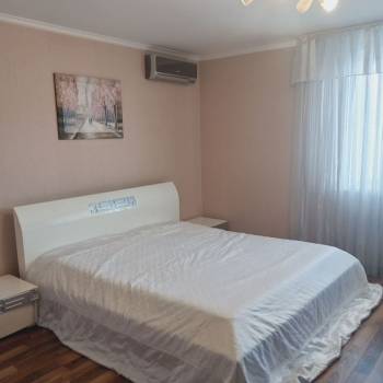 Сдается 2-х комнатная квартира, 75 м²