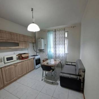 Сдается 1-комнатная квартира, 42 м²