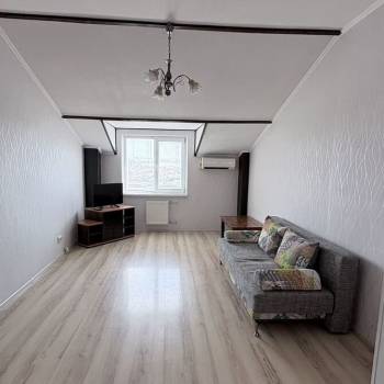 Продается 1-комнатная квартира, 46 м²