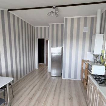 Продается 1-комнатная квартира, 46 м²