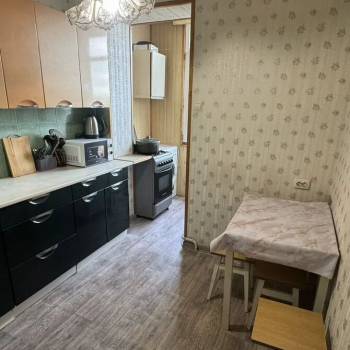 Сдается 1-комнатная квартира, 38 м²