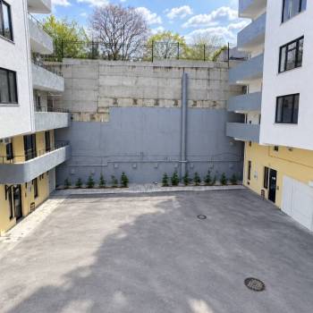 Продается 1-комнатная квартира, 60 м²