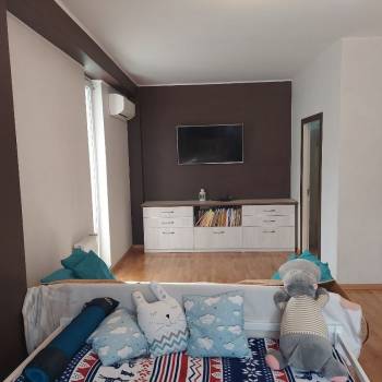 Продается 1-комнатная квартира, 54 м²