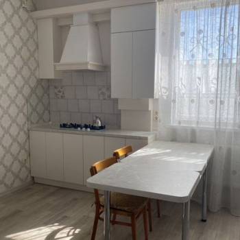 Сдается 1-комнатная квартира, 49 м²