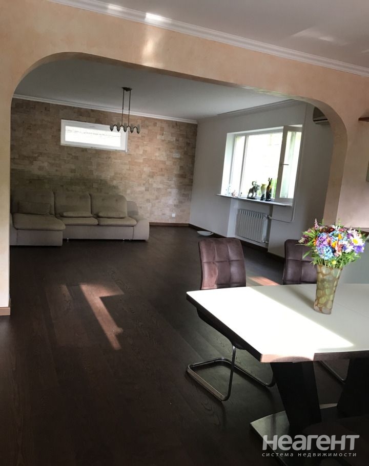 Продается 3-х комнатная квартира, 125 м²