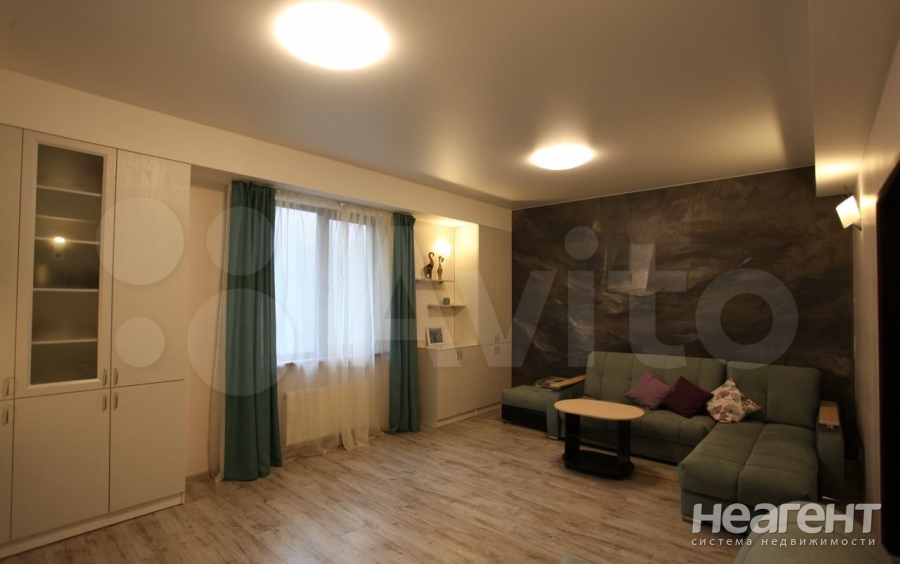 Сдается 1-комнатная квартира, 50 м²