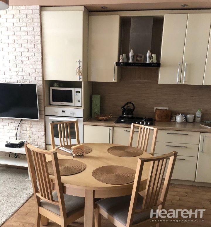 Сдается 2-х комнатная квартира, 54 м²