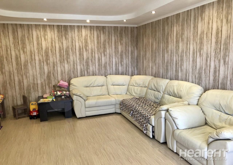 Продается 2-х комнатная квартира, 60 м²