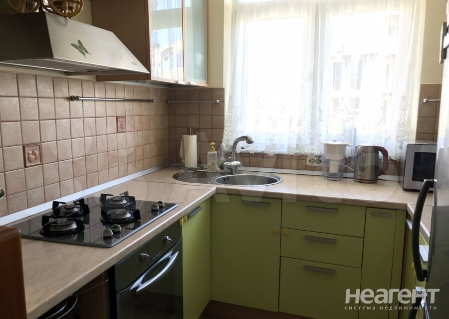 Сдается 1-комнатная квартира, 46 м²