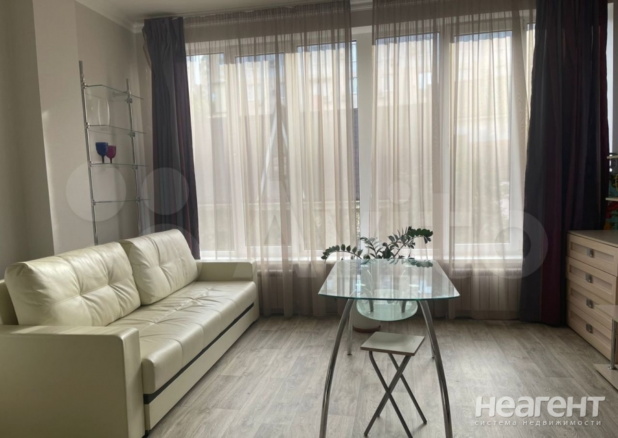 Продается 1-комнатная квартира, 35 м²