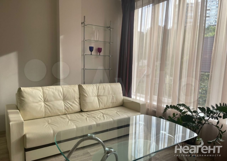 Продается 1-комнатная квартира, 35 м²