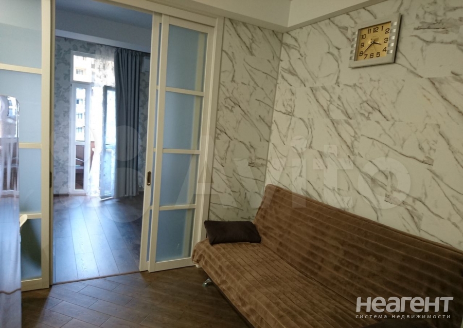 Продается 1-комнатная квартира, 43 м²