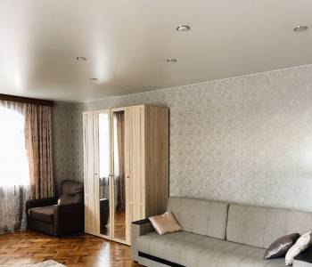 Сдается 1-комнатная квартира, 60 м²