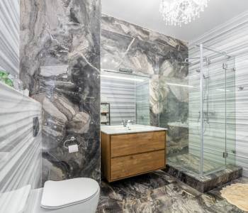 Продается Многокомнатная квартира, 200 м²