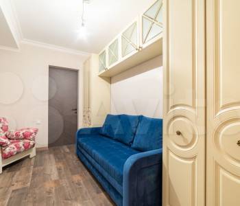 Продается Многокомнатная квартира, 200 м²