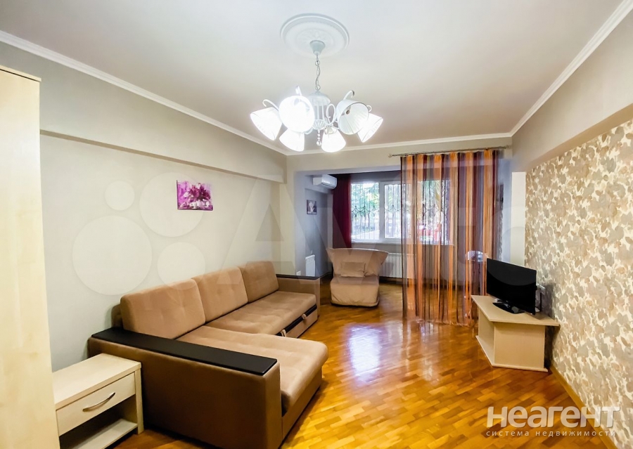 Сдается 2-х комнатная квартира, 80 м²