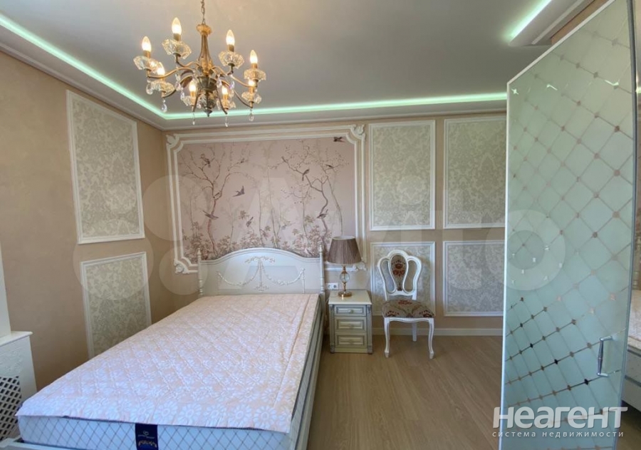 Сдается Многокомнатная квартира, 135 м²