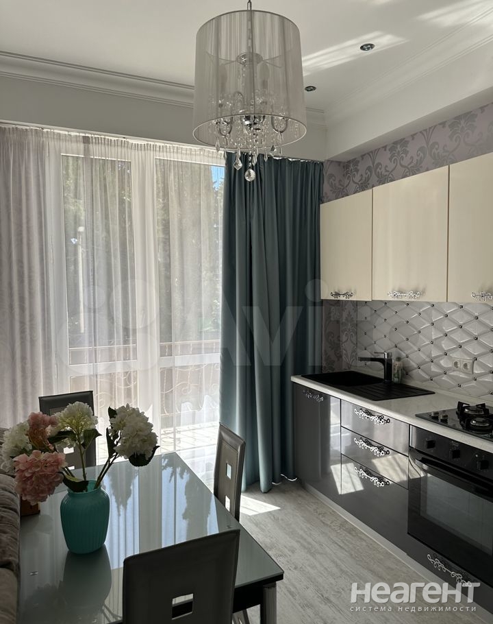 Продается 1-комнатная квартира, 46 м²