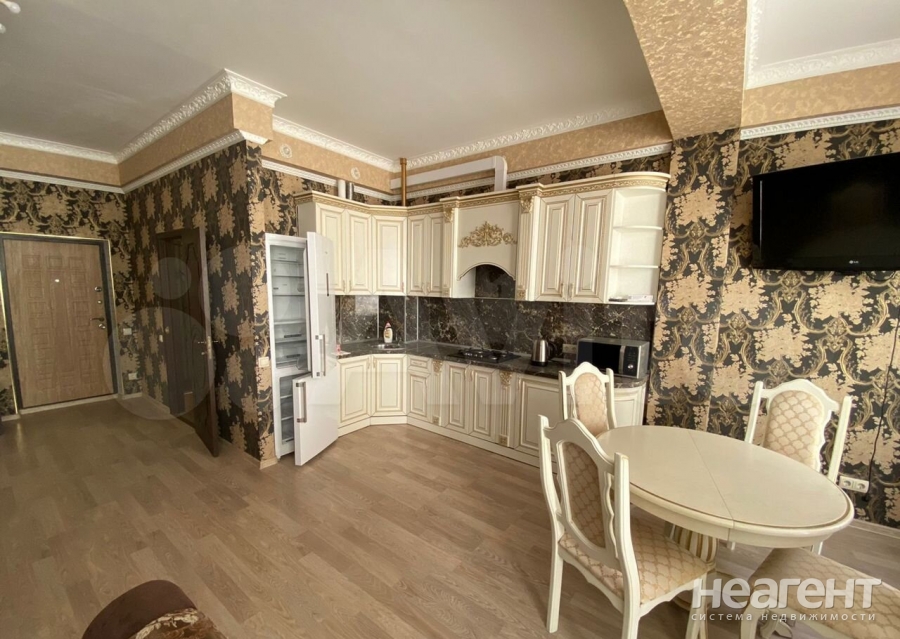 Продается 1-комнатная квартира, 41 м²