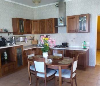 Продается Дом, 203 м²