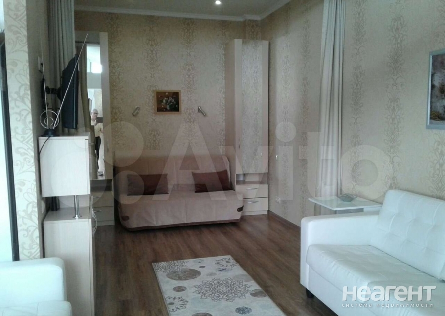 Продается 1-комнатная квартира, 41 м²