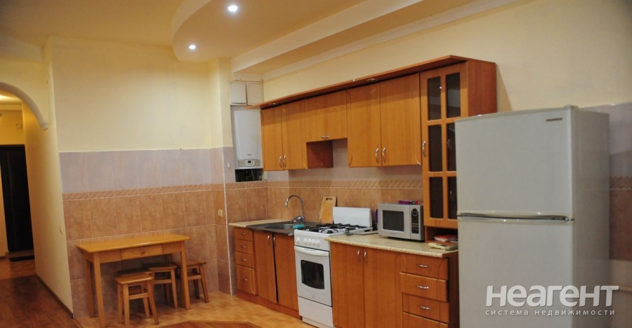 Продается 2-х комнатная квартира, 72 м²