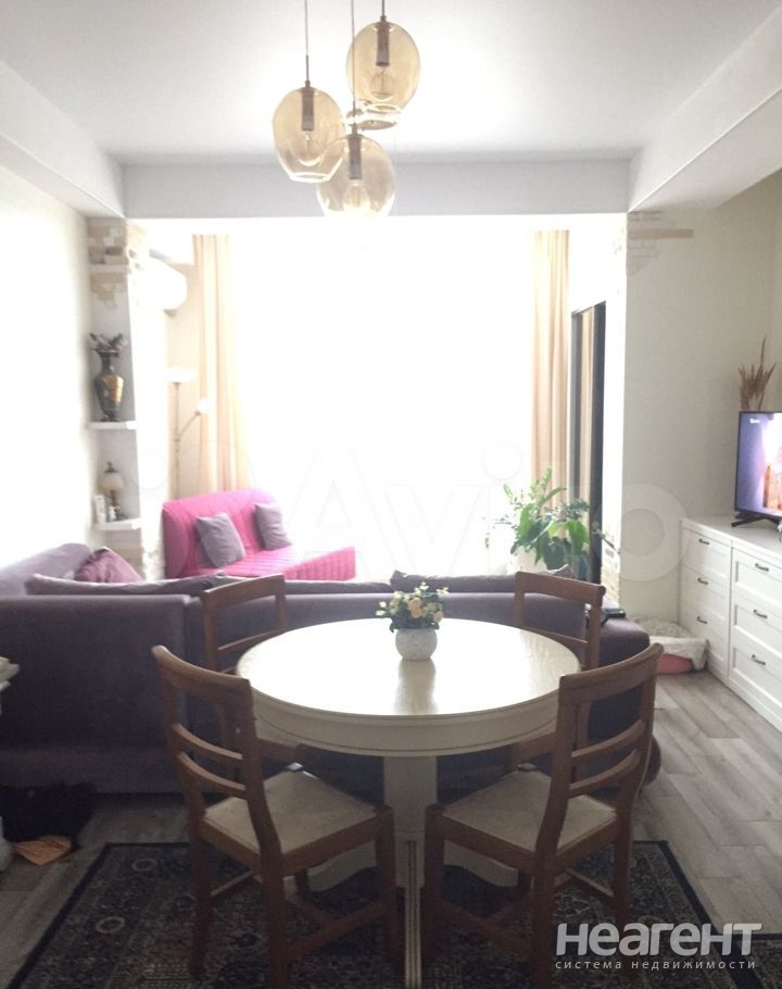 Продается 1-комнатная квартира, 35 м²