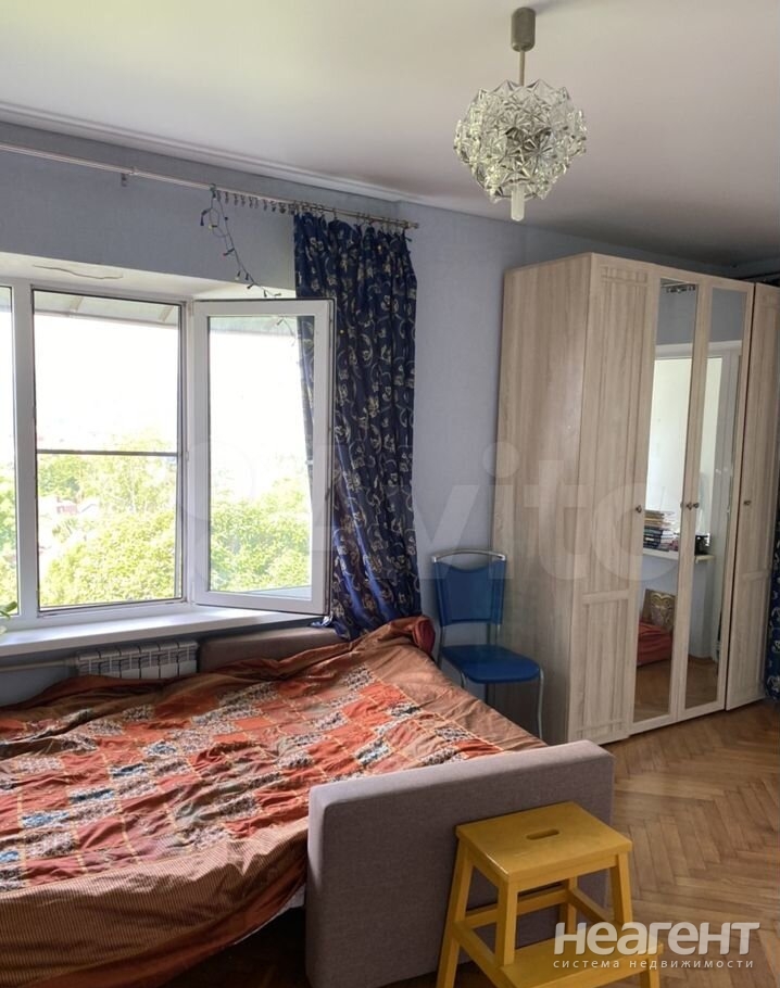 Продается 1-комнатная квартира, 50 м²