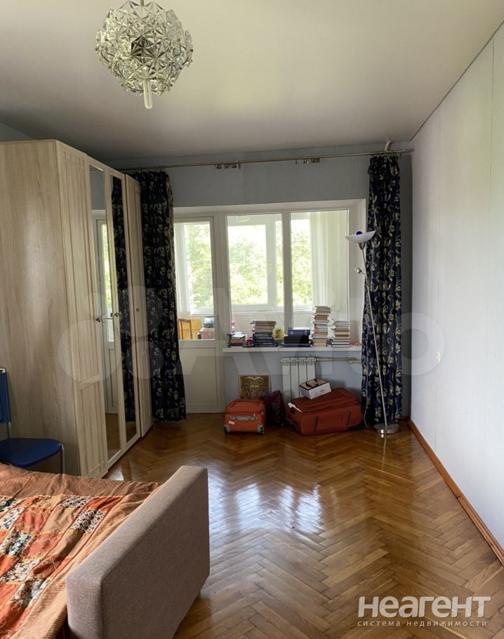 Продается 1-комнатная квартира, 50 м²