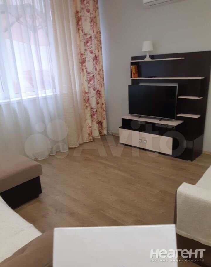 Сдается 1-комнатная квартира, 45 м²