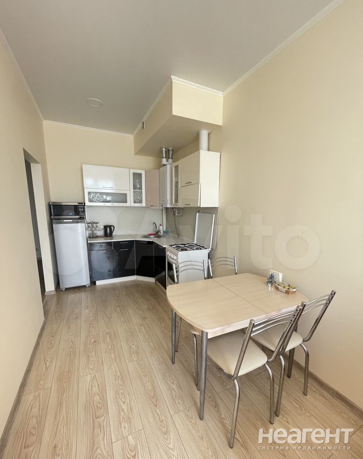 Сдается 1-комнатная квартира, 40 м²