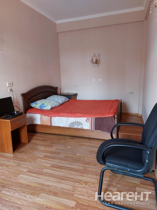 Сдается 1-комнатная квартира, 40 м²