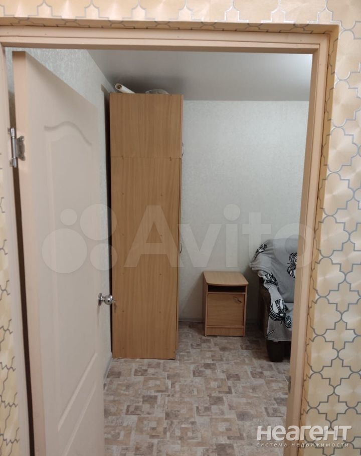 Продается 1-комнатная квартира, 32 м²