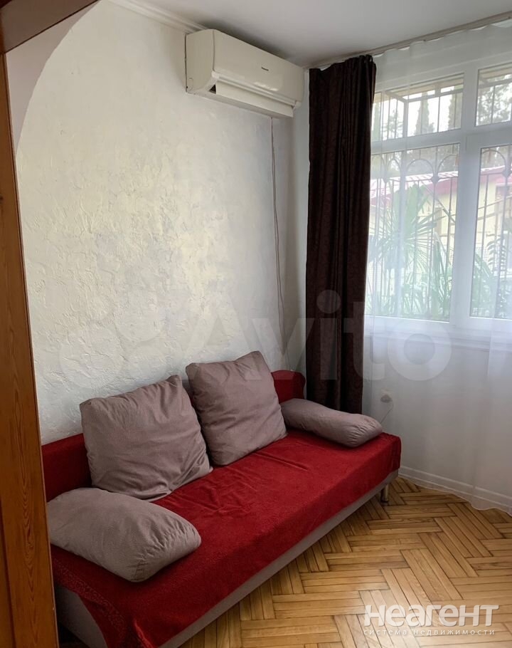 Продается 1-комнатная квартира, 32 м²