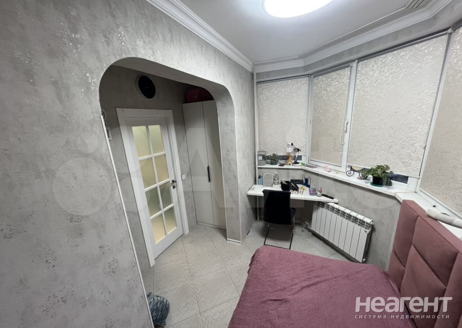 Продается 3-х комнатная квартира, 77 м²