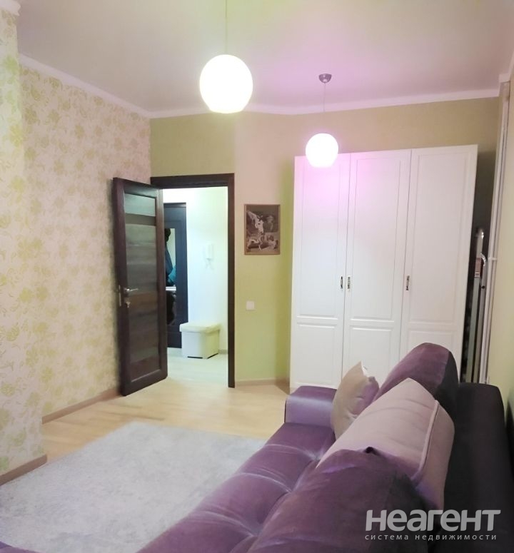 Продается 2-х комнатная квартира, 82 м²