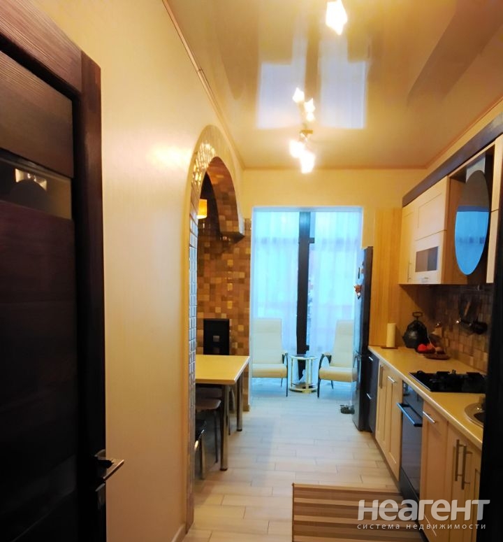 Продается 2-х комнатная квартира, 82 м²