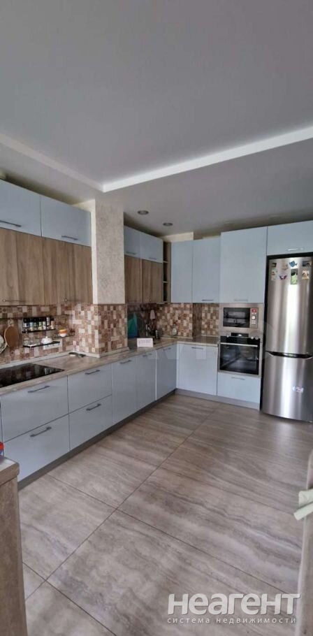 Продается 3-х комнатная квартира, 140 м²