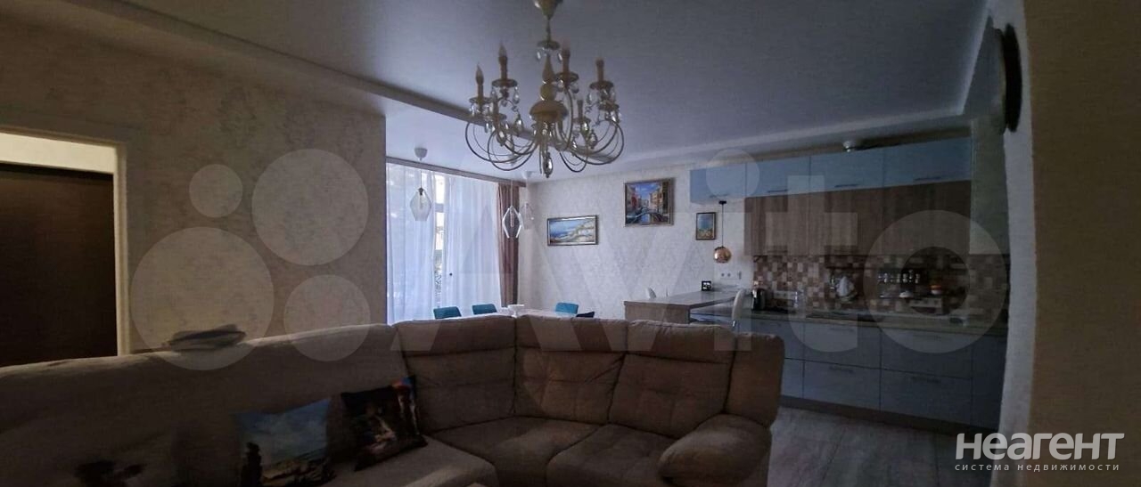 Продается 3-х комнатная квартира, 140 м²