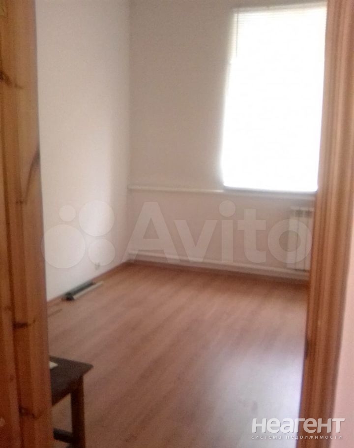 Продается 1-комнатная квартира, 32 м²