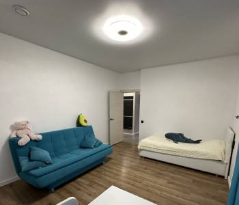 Продается Многокомнатная квартира, 121 м²