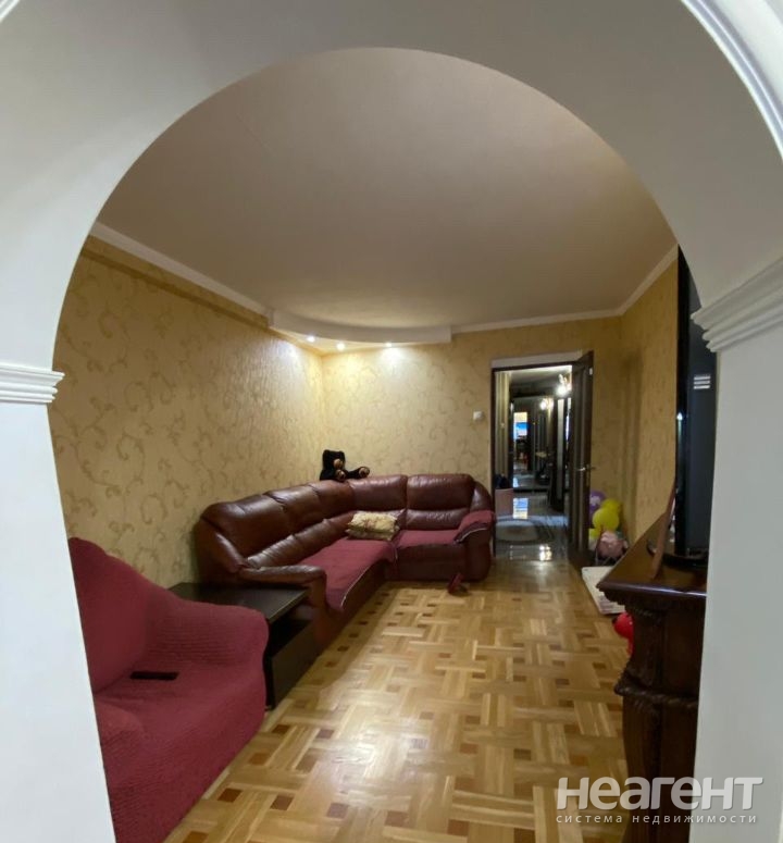 Продается Многокомнатная квартира, 87 м²