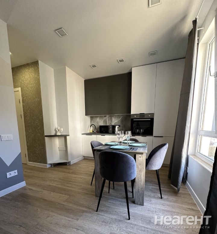 Продается 1-комнатная квартира, 41 м²