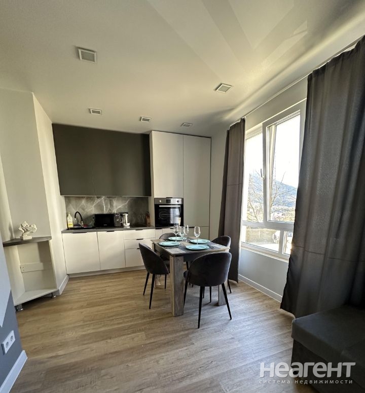 Продается 1-комнатная квартира, 41 м²